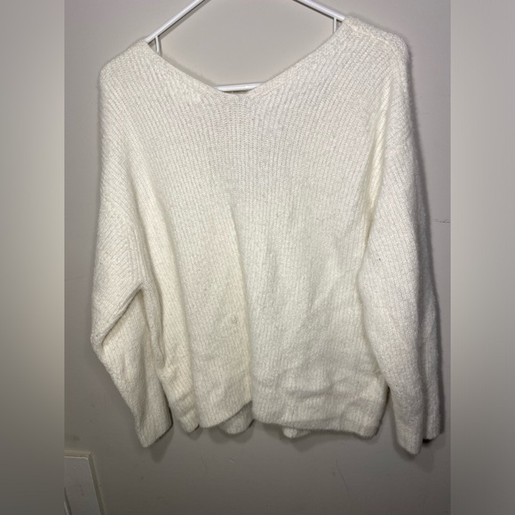 H&M white long sleeve sweater | size Large - Picture 2 of 3
